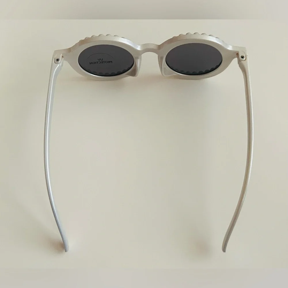 New Rachel Zoe Girl's Sunglasses Faux Pearl Rims Grey Temples UV Protection